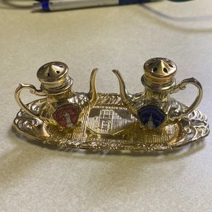 Salt and pepper shaker with tray from New York City